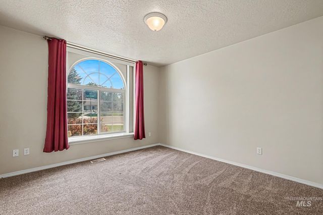 11938 Emerson St, Caldwell, ID 83605