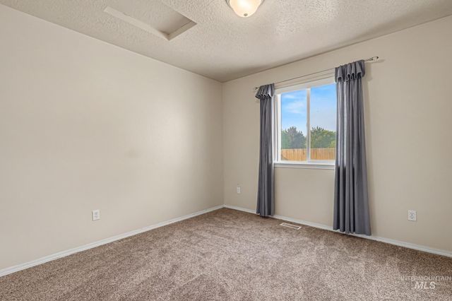 11938 Emerson St, Caldwell, ID 83605