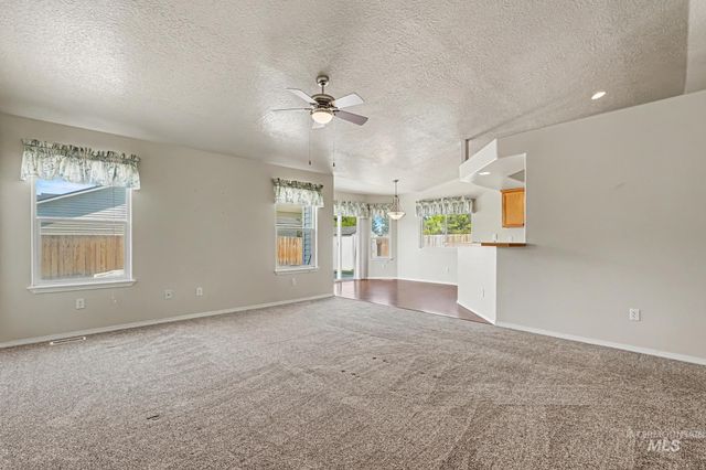 11938 Emerson St, Caldwell, ID 83605