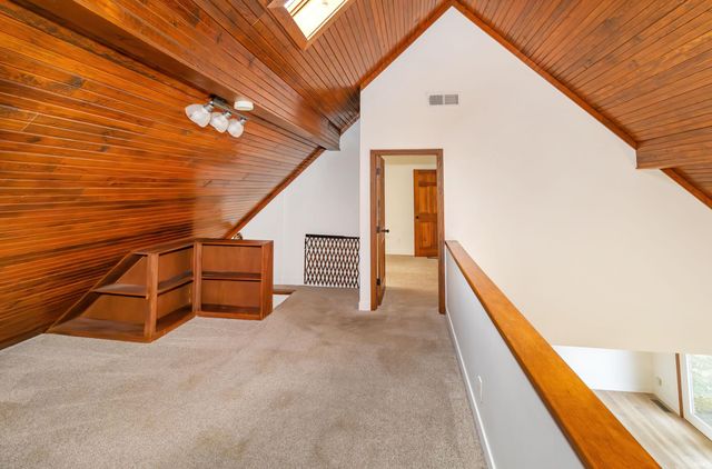 641 Woodbriar Court, Evansville, IN 47715