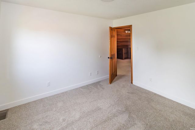 641 Woodbriar Court, Evansville, IN 47715