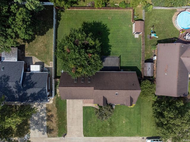 641 Woodbriar Court, Evansville, IN 47715