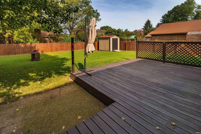641 Woodbriar Court, Evansville, IN 47715