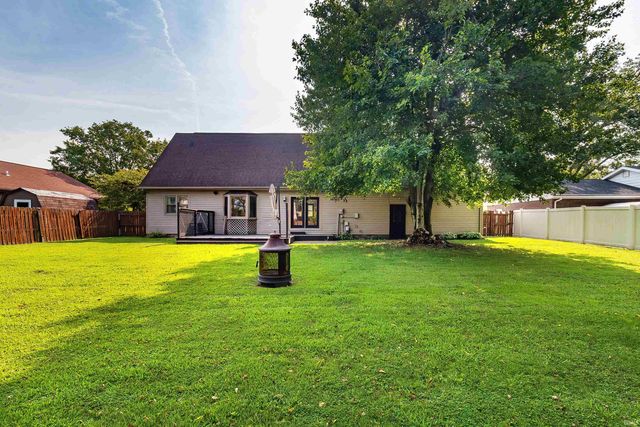 641 Woodbriar Court, Evansville, IN 47715