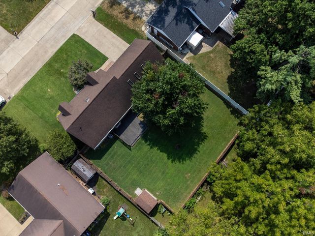 641 Woodbriar Court, Evansville, IN 47715