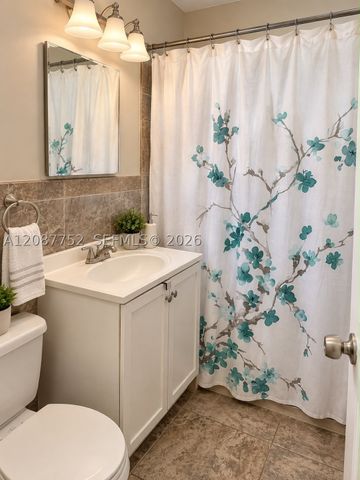 1026 NE 9th Ave, Fort Lauderdale, FL 33304
