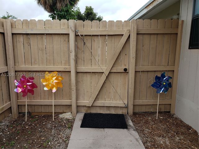 1026 NE 9th Ave, Fort Lauderdale, FL 33304