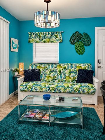 1026 NE 9th Ave, Fort Lauderdale, FL 33304