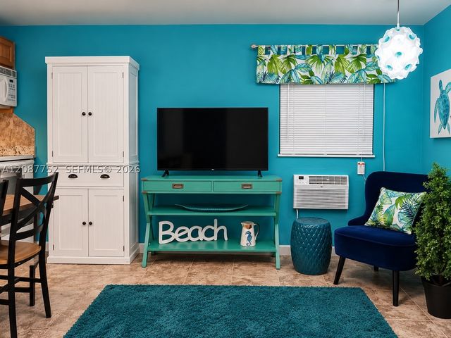 1026 NE 9th Ave, Fort Lauderdale, FL 33304