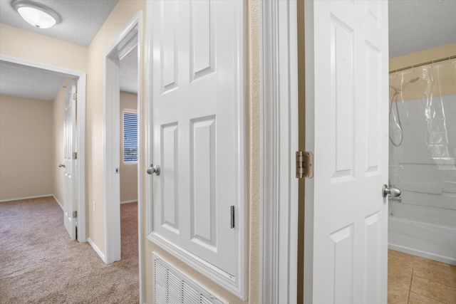 601 MENAUL Boulevard NE 305, Albuquerque, NM 87107