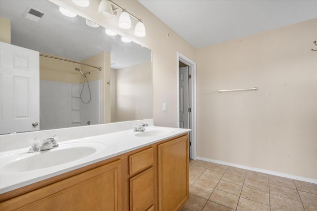 601 MENAUL Boulevard NE 305, Albuquerque, NM 87107