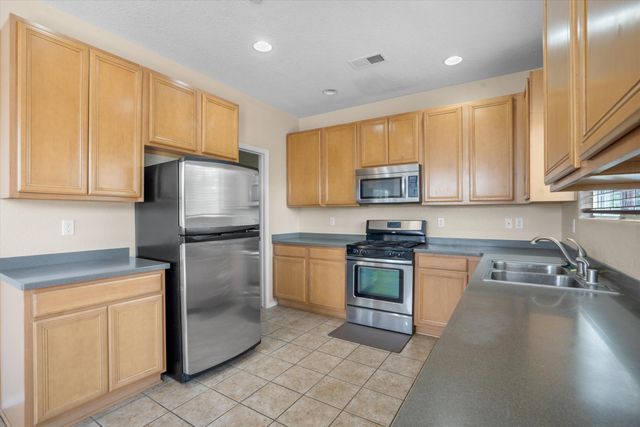 601 MENAUL Boulevard NE 305, Albuquerque, NM 87107