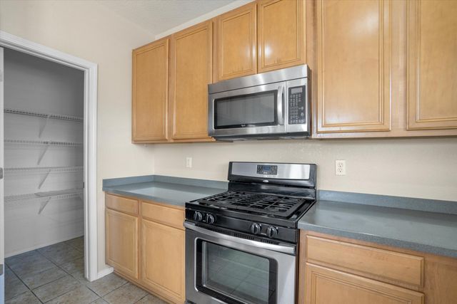 601 MENAUL Boulevard NE 305, Albuquerque, NM 87107