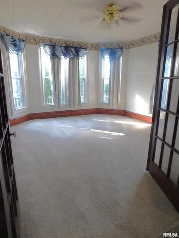 1624 9TH Avenue, Moline, IL 61265