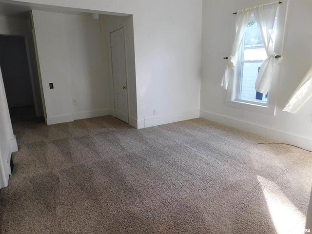 1624 9TH Avenue, Moline, IL 61265