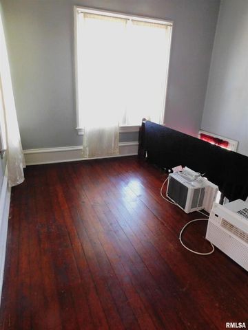 1624 9TH Avenue, Moline, IL 61265