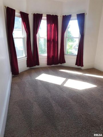 1624 9TH Avenue, Moline, IL 61265