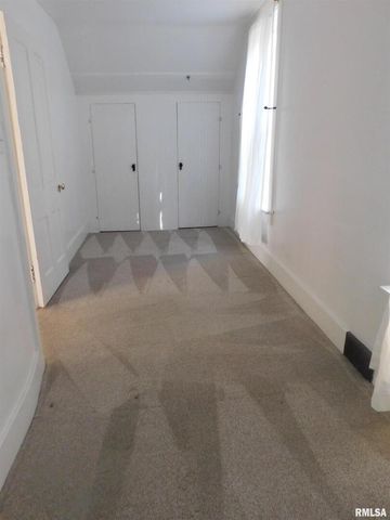 1624 9TH Avenue, Moline, IL 61265