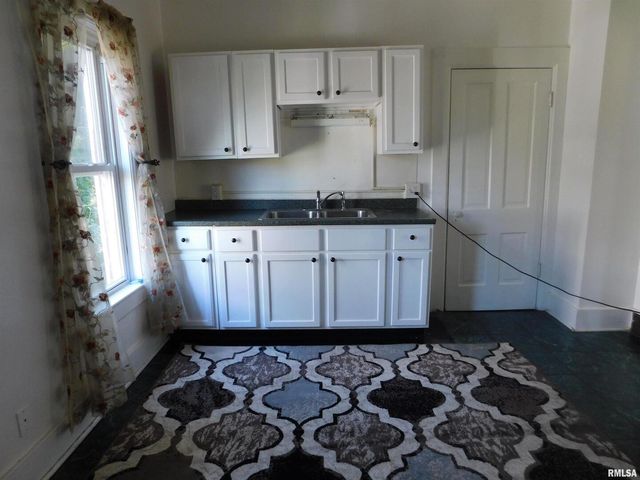 1624 9TH Avenue, Moline, IL 61265