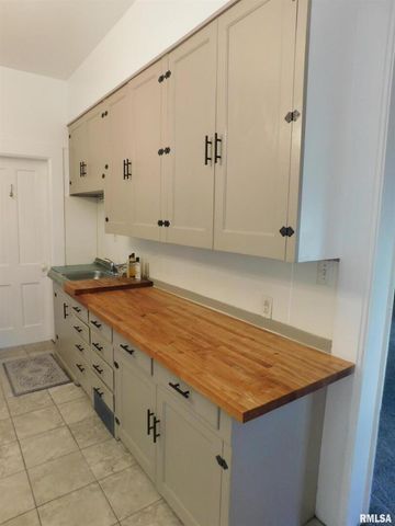 1624 9TH Avenue, Moline, IL 61265