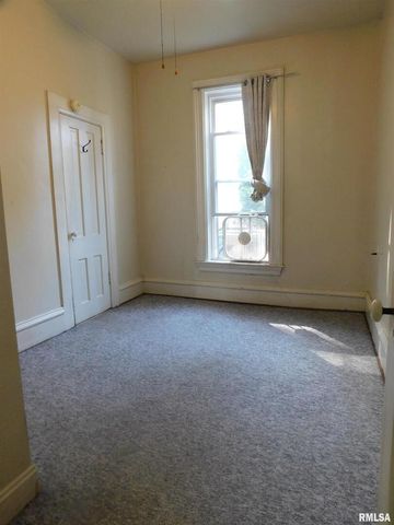 1624 9TH Avenue, Moline, IL 61265