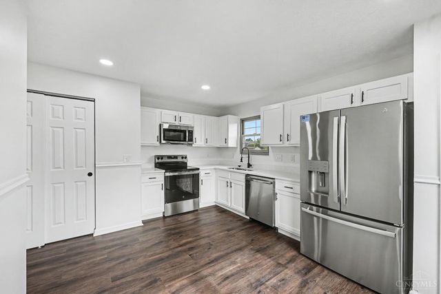 596 Pine Hill Place, Trenton, OH 45067