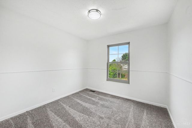 596 Pine Hill Place, Trenton, OH 45067