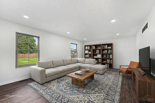596 Pine Hill Place, Trenton, OH 45067