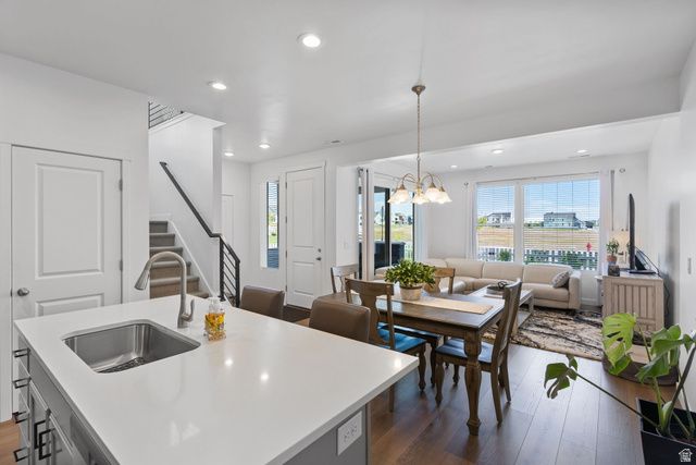 6673 W MEADOW GRASS DR, South Jordan, UT 84009