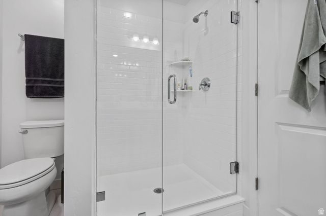 6673 W MEADOW GRASS DR, South Jordan, UT 84009