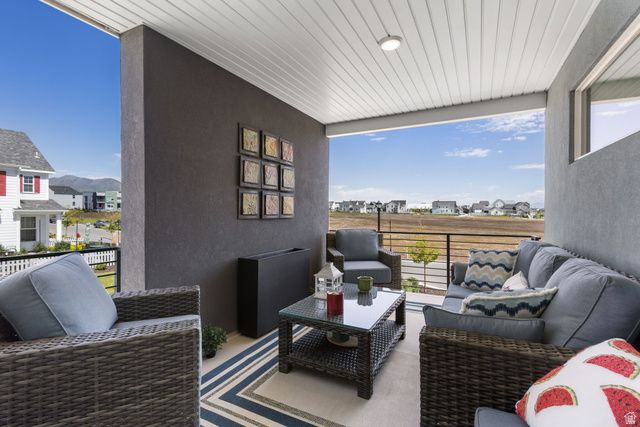 6673 W MEADOW GRASS DR, South Jordan, UT 84009