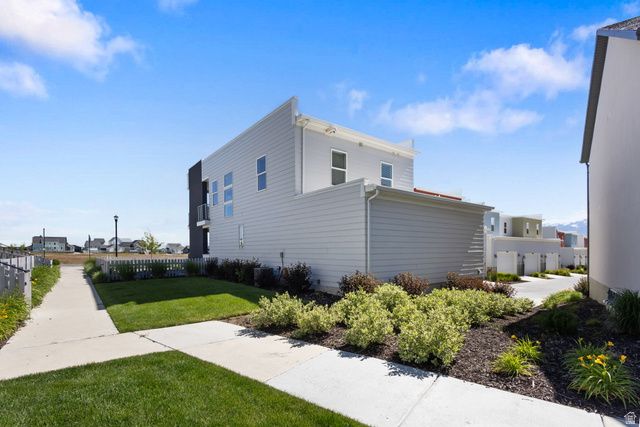 6673 W MEADOW GRASS DR, South Jordan, UT 84009