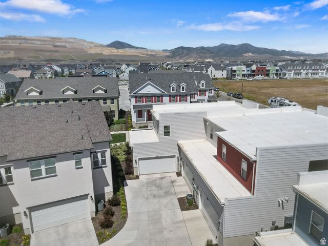 6673 W MEADOW GRASS DR, South Jordan, UT 84009