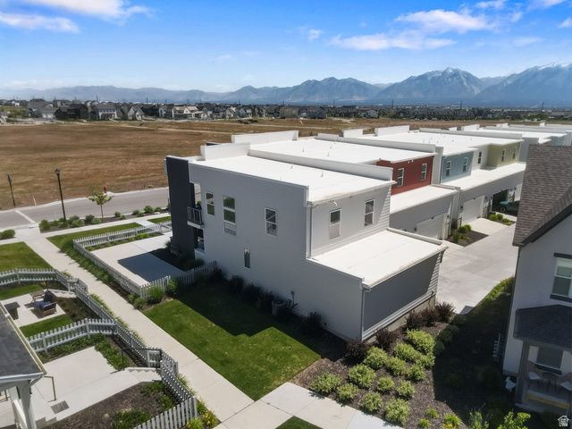 6673 W MEADOW GRASS DR, South Jordan, UT 84009