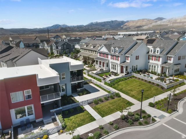 6673 W MEADOW GRASS DR, South Jordan, UT 84009