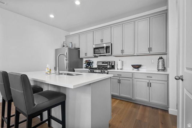 6673 W MEADOW GRASS DR, South Jordan, UT 84009