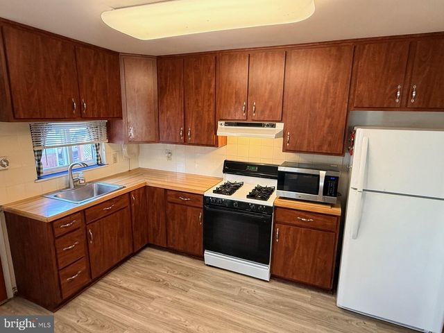 1446 FITZWATERTOWN RD, Willow Grove, PA 19090