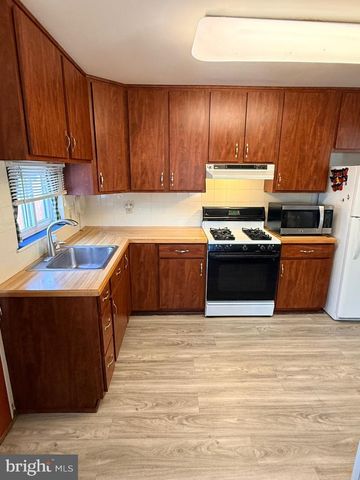 1446 FITZWATERTOWN RD, Willow Grove, PA 19090