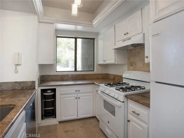 355 Pershing Drive B, Playa Del Rey, CA 90293