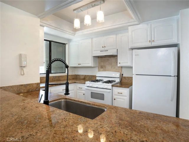 355 Pershing Drive B, Playa Del Rey, CA 90293