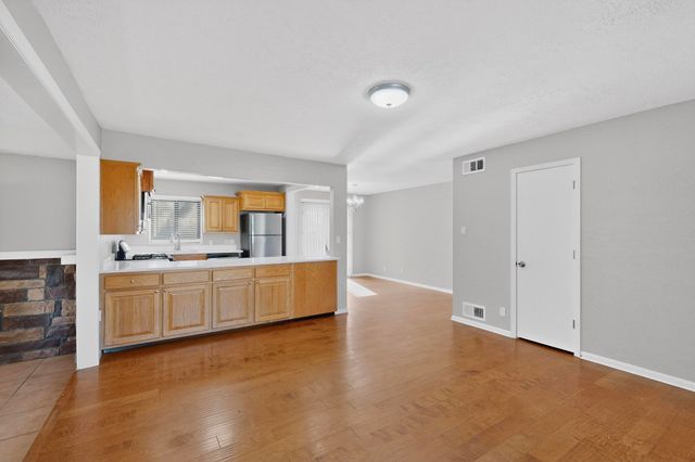 900 Arizona Street SE, Albuquerque, NM 87108
