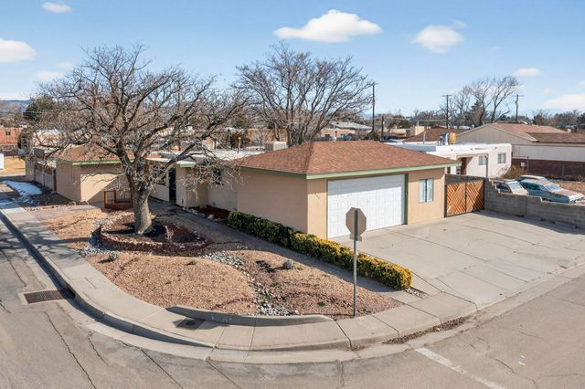 900 Arizona Street SE, Albuquerque, NM 87108