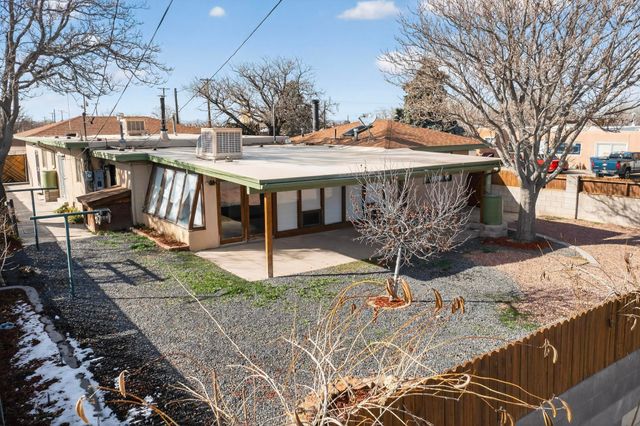 900 Arizona Street SE, Albuquerque, NM 87108