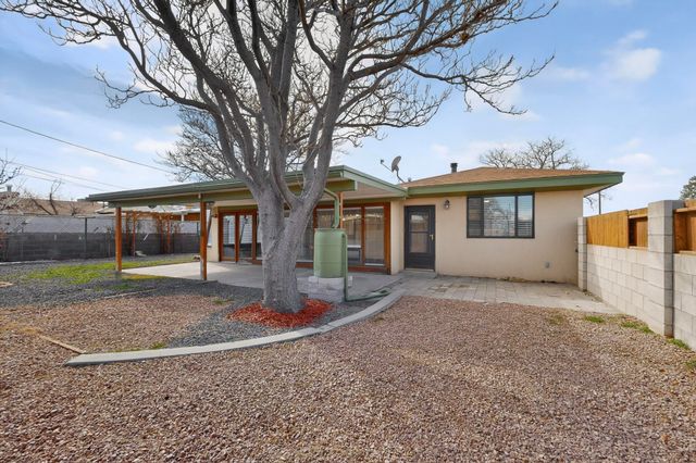900 Arizona Street SE, Albuquerque, NM 87108