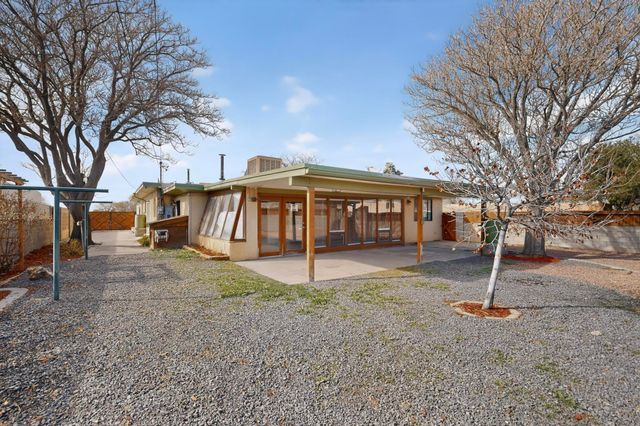 900 Arizona Street SE, Albuquerque, NM 87108