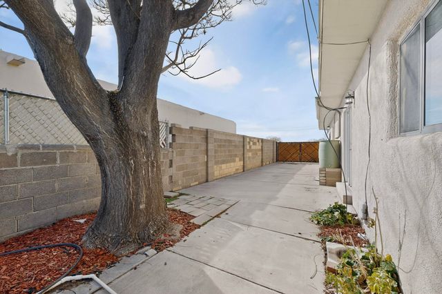 900 Arizona Street SE, Albuquerque, NM 87108