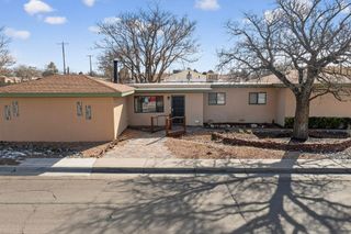 900 Arizona Street SE, Albuquerque, NM 87108