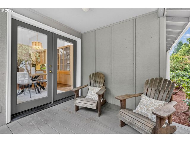 2736 HARLOW Rd, Eugene, OR 97401