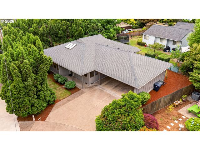 2736 HARLOW Rd, Eugene, OR 97401