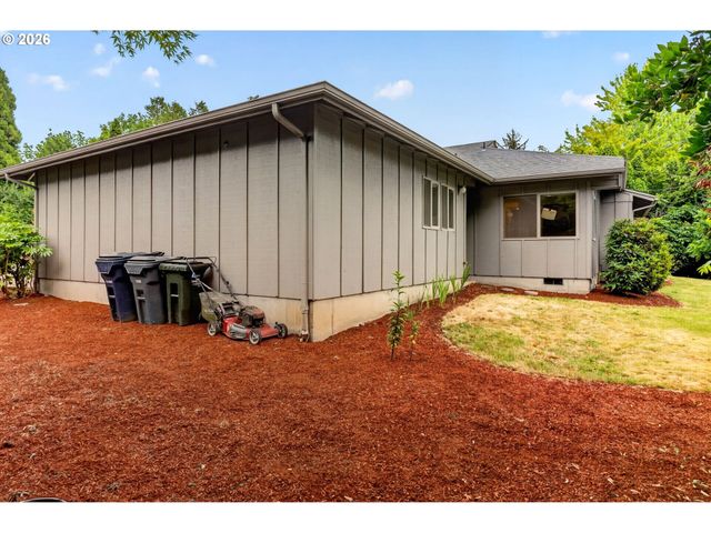 2736 HARLOW Rd, Eugene, OR 97401